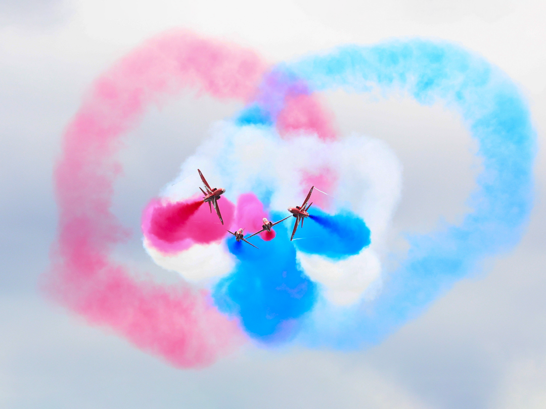 RAF Red Arrows Displaying | Photo Print | Military | Aircraft | Royal Air Force | Wall Art | Decor | Print | Jets | Aviation | Photography Hampshire Prints 6 x 4 No Frame No