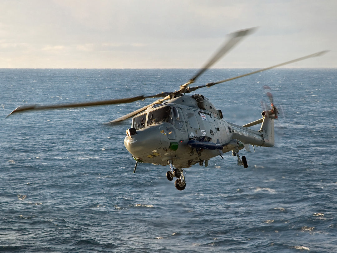 Royal Navy Lynx Mk 8 Helicopter in flight | Photo Print | Military | Aircraft | Royal Navy | Wall Art | Home Decor | NAS | Aviation | Forces Hampshire Prints