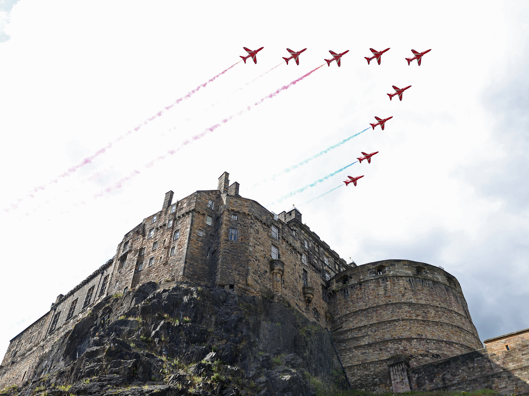 RAF Red Arrows over Edinburgh Castle | Photo Print | Military | Aircraft | Royal Air Force | Wall Art | Home Decor | Print | Jets | Aviation Hampshire Prints 6 x 4 No Frame No