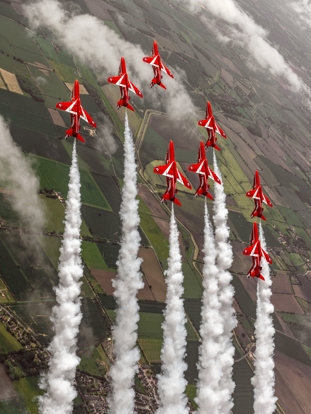 RAF Red Arrows in formation | Photo Print | Military | Aircraft | Royal Air Force | Wall Art | Decor | Print | Jets | Aviation | Photography Hampshire Prints 6 x 4 No Frame No