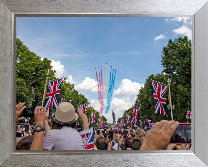 RAF Red Arrows Over the Mall London | Photo Print | Military | Aircraft | Royal Air Force | Wall Art | Home Decor | Print | Jets | Aviation Hampshire Prints 10 x 8 Silver Frame No