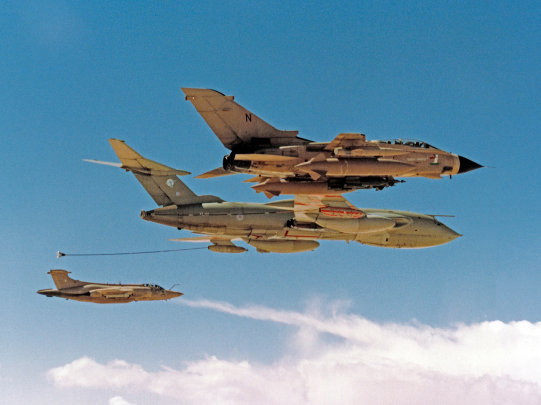 Tornado GR1 and Buccaneer S2 Refuelling | Photo Print | Framed Print | Military | Aircraft | Royal Air Force | Wall Art | Home Decor | Aviation | Photography Hampshire Prints 6 x 4 No Frame No