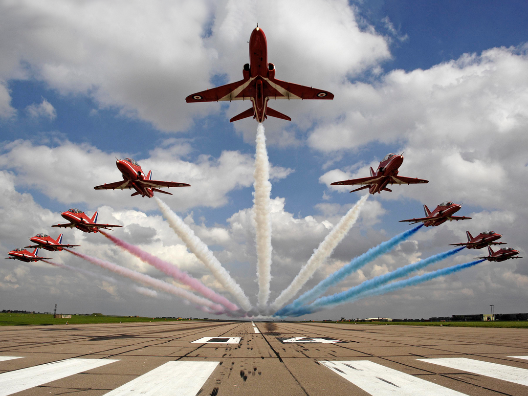 RAF Red Arrows Low Flypast | Photo Print | Military | Aircraft | Royal Air Force | Wall Art | Decor | Print | Jets | Aviation | Photography Hampshire Prints 6 x 4 No Frame No