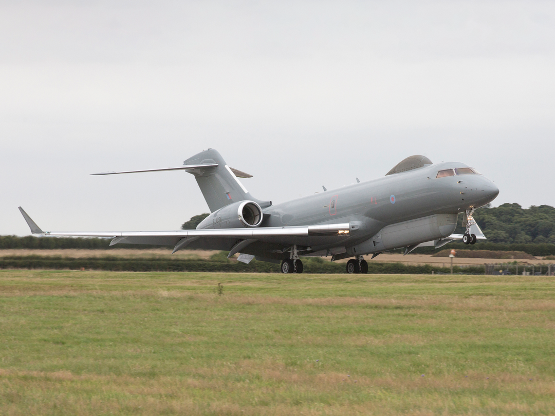 RAF Sentinel Landing | Photo Print | Framed Print | Military | Aircraft | Royal Air Force | Wall Art | Home Decor | Aviation | Photography Hampshire Prints 6 x 4 No Frame No