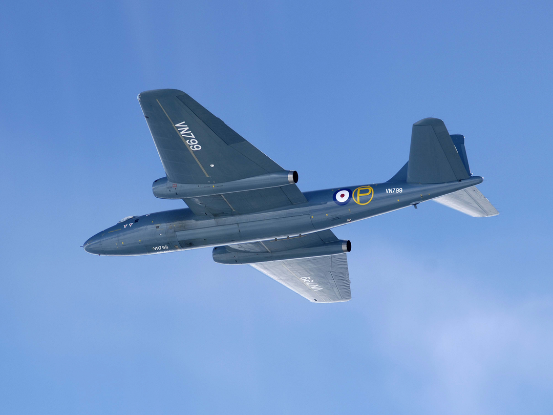 RAF prototype Canberra in flight | Photo Print | Framed Print | Military | Aircraft | Royal Air Force | Wall Art | Home Decor | Aviation | Photography Hampshire Prints 6 x 4 No Frame No
