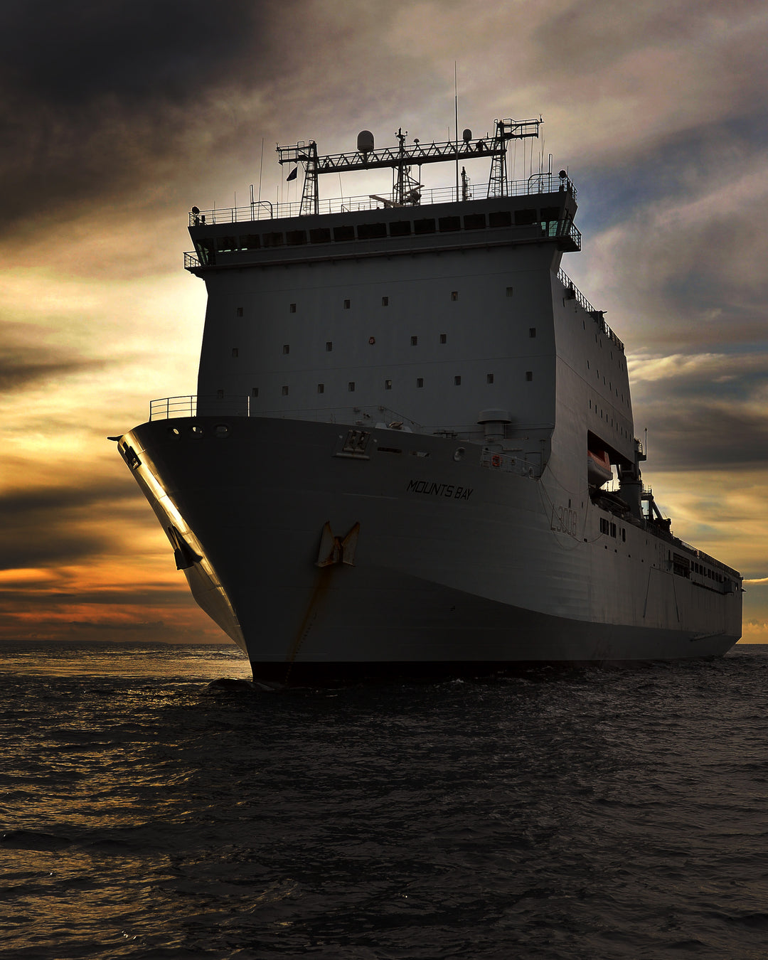 RFA Mounts Bay L3008 | Photo Print | Framed Print | Bay Class | Auxiliary Dock | Royal Fleet Auxiliary Hampshire Prints