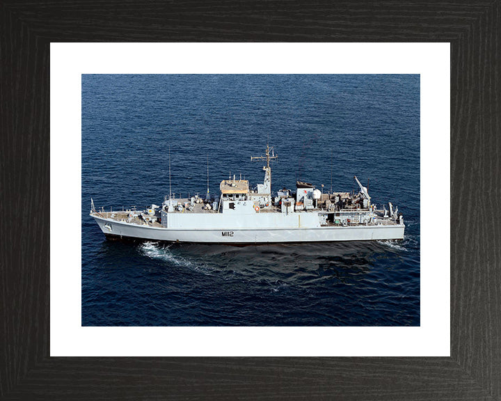 HMS Shoreham M112 | Photo Print | Framed Print | Sandown Class | Minehunter | Royal Navy Hampshire Prints