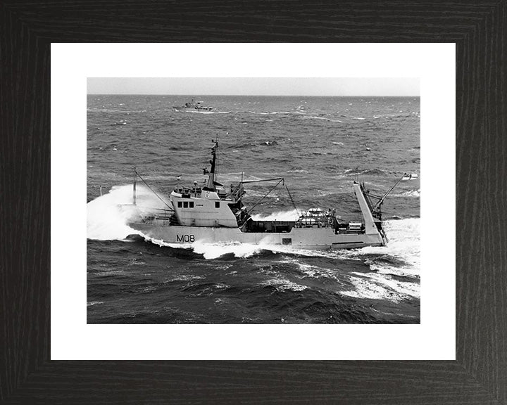 HMS Venturer M08 Royal Navy Converted minesweeper Photo Print or Framed Print - Hampshire Prints