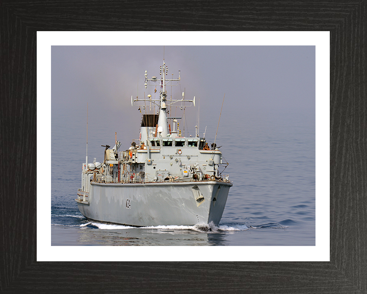HMS Middleton M34 | Photo Print | Framed Print | Hunt Class | Mine Warfare Vessel | Royal Navy Hampshire Prints