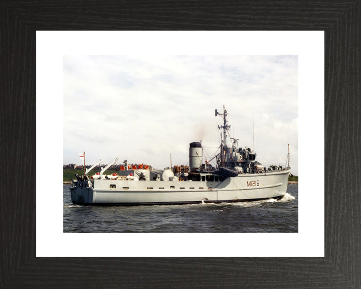 HMS Crofton M1216 Royal Navy Ton class minesweeper Photo Print or Framed Print - Hampshire Prints