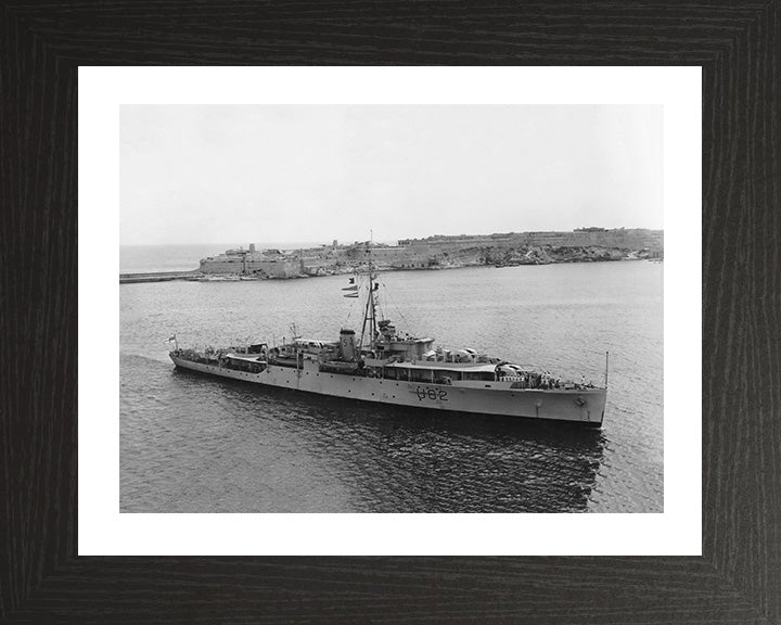 HMS Magpie U82 Royal Navy Modified Black Swan Class sloop Photo Print or Framed Print - Hampshire Prints