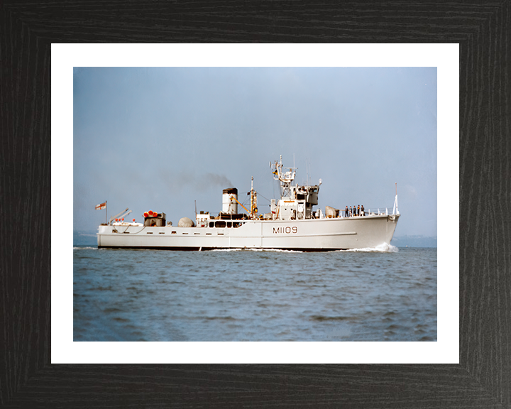 HMS Bickington M1109 | Photo Print | Framed Print | Ton Class | Minesweeper | Royal Navy Hampshire Prints