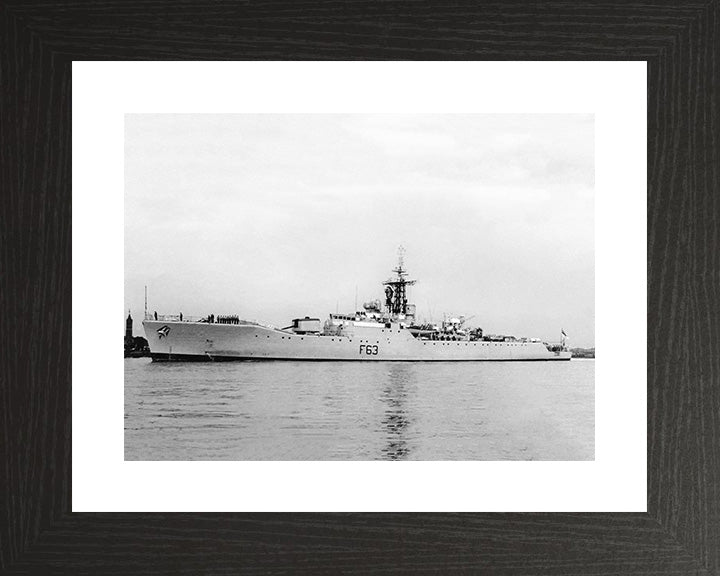 HMS Scarborough F63 | Photo Print | Framed Print | Whitby Class | Frigate | Royal Navy Hampshire Prints