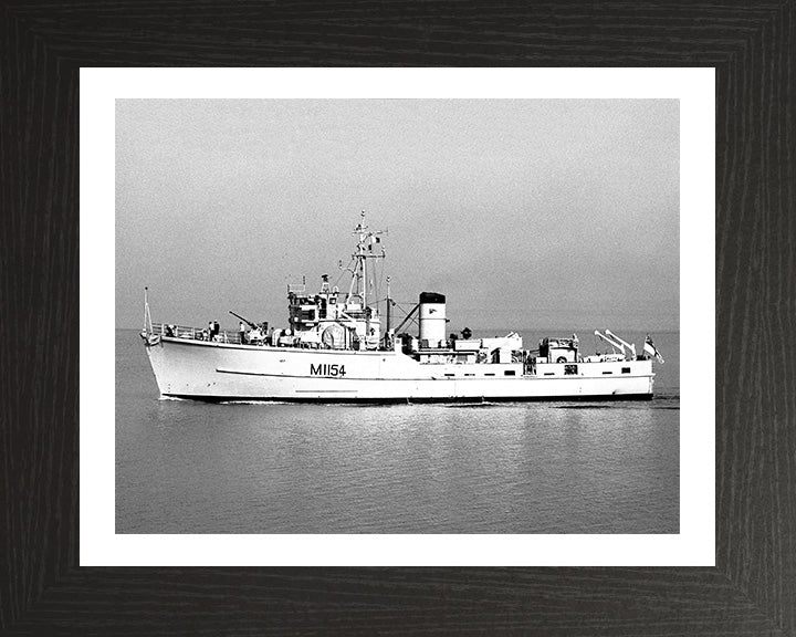 HMS Kellington M1154 Royal Navy Ton Class Minesweeper Photo Print or Framed Print - Hampshire Prints