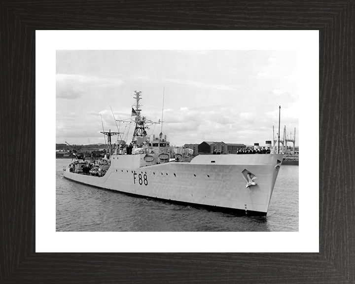 HMS Malcolm F88 Royal Navy Blackwood class frigate Photo Print or Framed Print - Hampshire Prints