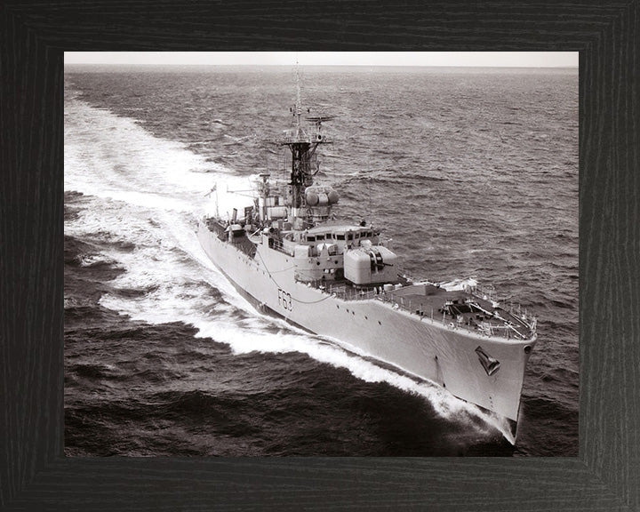 HMS Scarborough F63 | Photo Print | Framed Print | Whitby Class | Frigate | Royal Navy Hampshire Prints