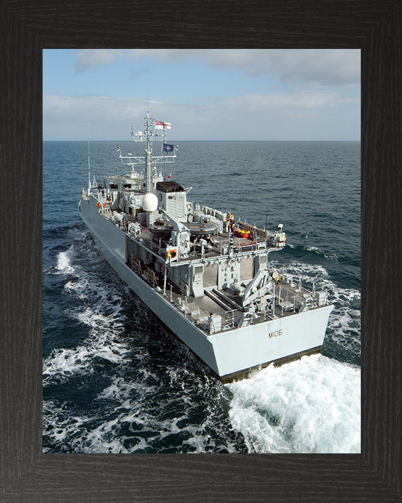 HMS Penzance M106 | Photo Print | Framed Print | Sandown Class | Minehunter | Royal Navy Hampshire Prints