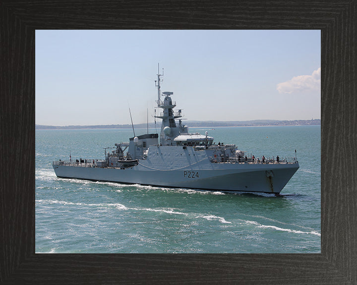 HMS Trent P224 Royal Navy River class patrol vessel Photo Print or Framed Print - Hampshire Prints