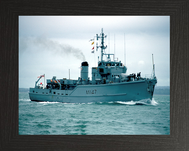 HMS Hubberston M1147 | Photo Print | Framed Print | Ton Class | Minesweeper | Royal Navy Posters, Prints, & Visual Artwork Hampshire Prints