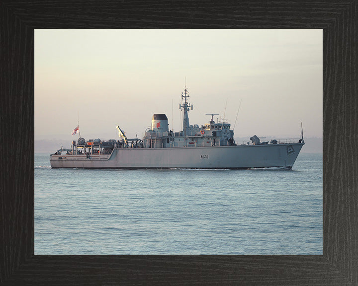HMS Quorn M41 | Photo Print | Framed Print | Hunt Class | Mine Warfare Vessel | Royal Navy Hampshire Prints