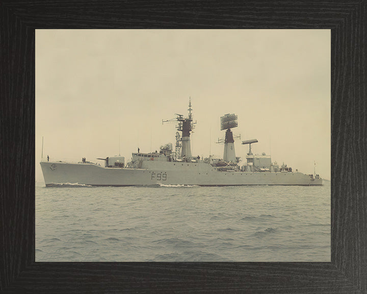 HMS Lincoln F99 Royal Navy Salisbury class frigate Photo Print or Framed Print - Hampshire Prints