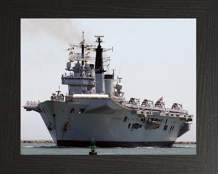 HMS Invincible R05 | Photo Print | Framed Print | Invincible Class | Aircraft Carrier | Royal Navy Hampshire Prints