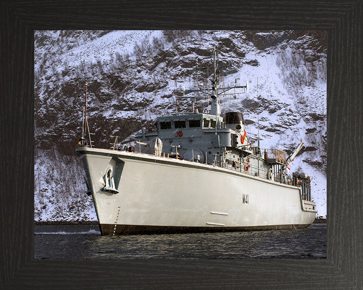HMS Quorn M41 | Photo Print | Framed Print | Hunt Class | Mine Warfare Vessel | Royal Navy Hampshire Prints