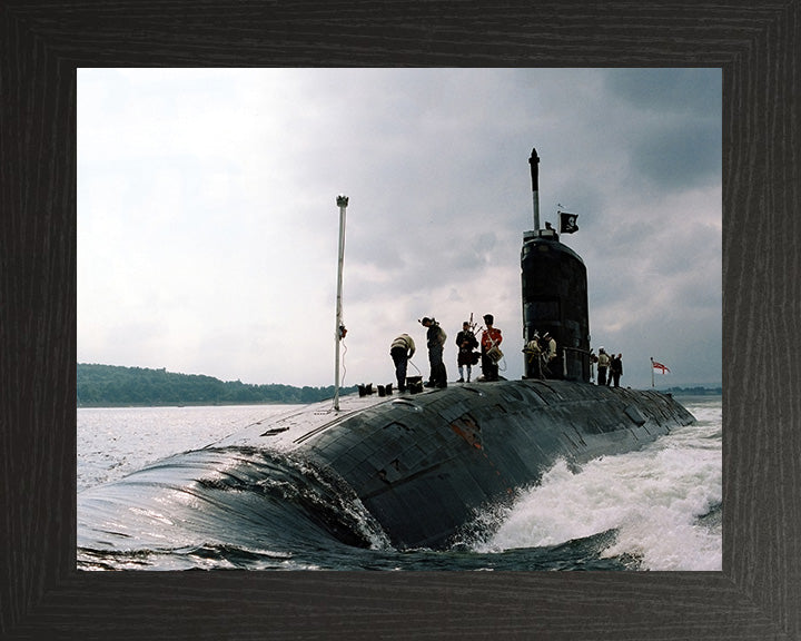 HMS Sceptre S104 Royal Navy Swiftsure class Submarine Photo Print or Framed Print - Hampshire Prints