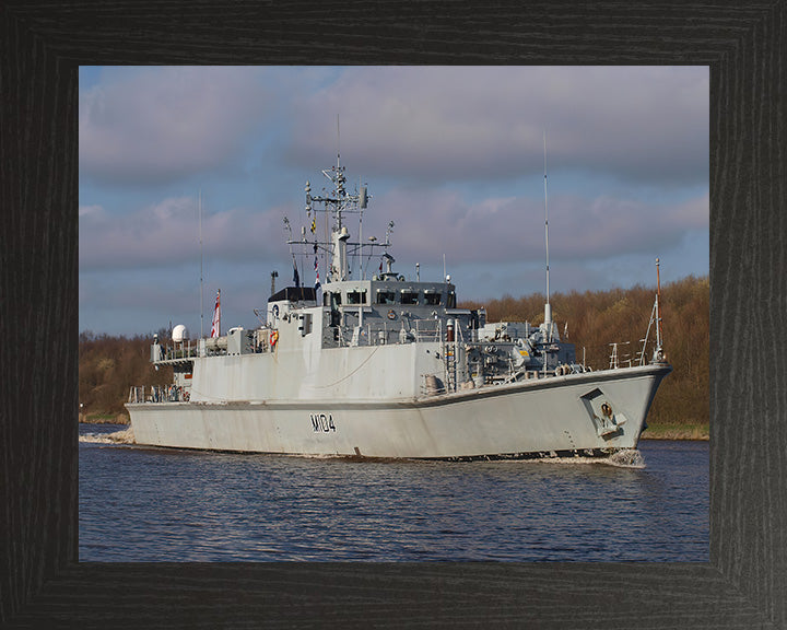 HMS Walney M104 Royal Navy Sandown class minehunter Photo Print or Framed Print - Hampshire Prints