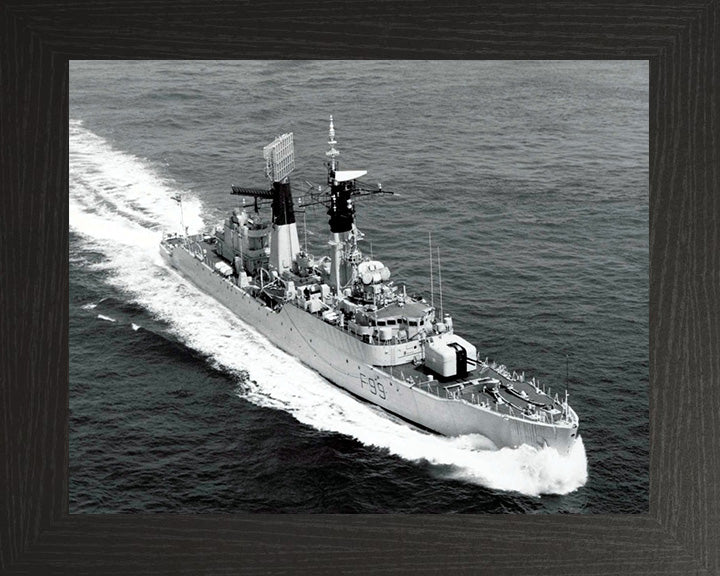HMS Lincoln F99 | Photo Print | Framed Print | Salisbury Class | Frigate | Royal Navy Hampshire Prints