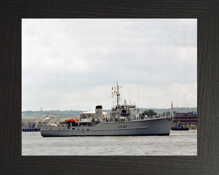 HMS Hubberston M1147 | Photo Print | Framed Print | Ton Class | Minesweeper | Royal Navy Hampshire Prints