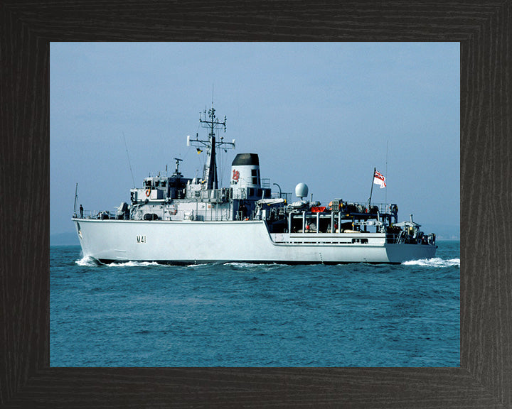 HMS Quorn M41 | Photo Print | Framed Print | Hunt Class | Mine Warfare Vessel | Royal Navy Hampshire Prints