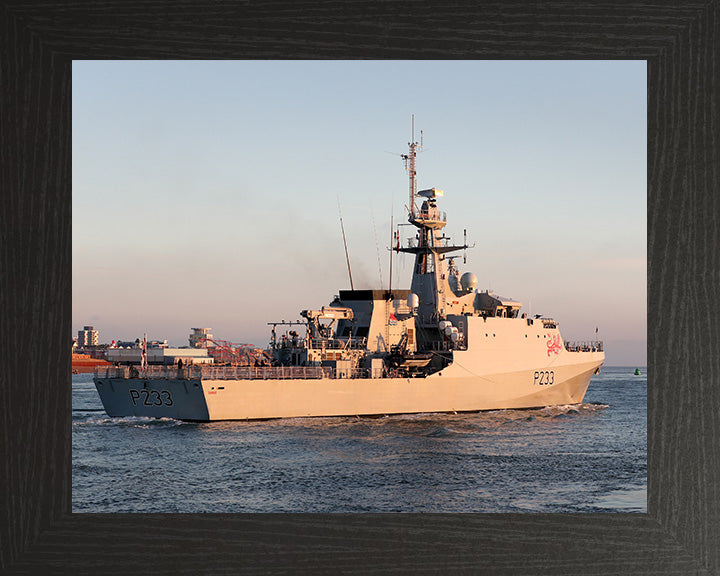 HMS Trent P224 | Photo Print | Framed Print | River Class | Patrol Vessel | Royal Navy Hampshire Prints