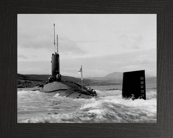 HMS Courageous S50 Submarine | Photo Print | Framed Print | Valiant class | Royal Navy Hampshire Prints