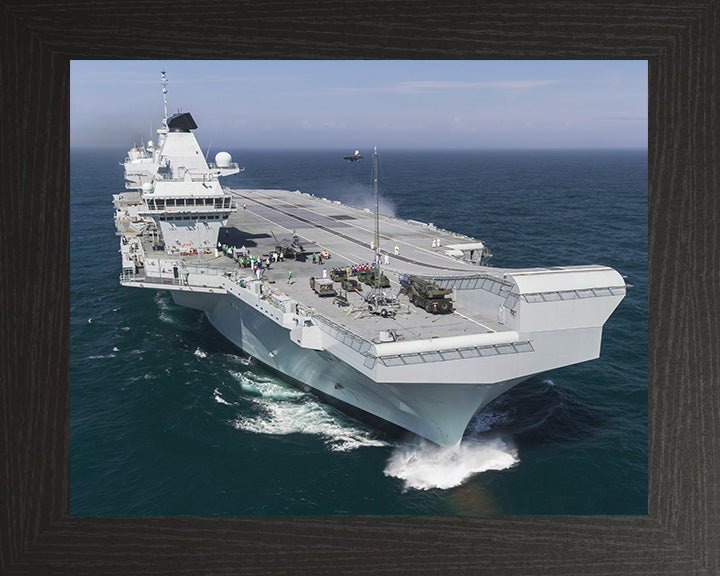 HMS Queen Elizabeth R08 | Photo Print | Framed Print | Queen Elizabeth Class | Aircraft Carrier | Royal Navy Hampshire Prints