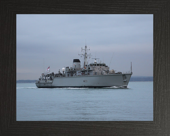 HMS Ledbury M30 | Photo Print | Framed Print | Hunt Class | Minesweeper | Royal Navy Hampshire Prints