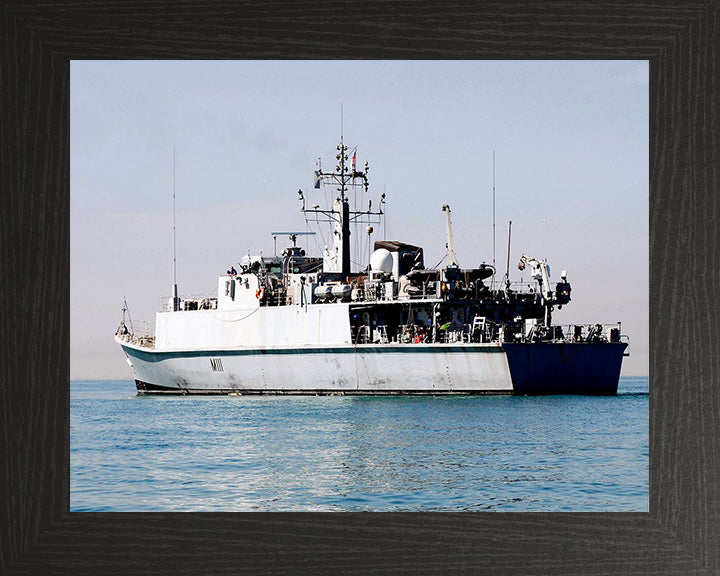 HMS Blyth M111 | Photo Print | Framed Print | Sandown Class | Minehunter | Royal Navy Hampshire Prints