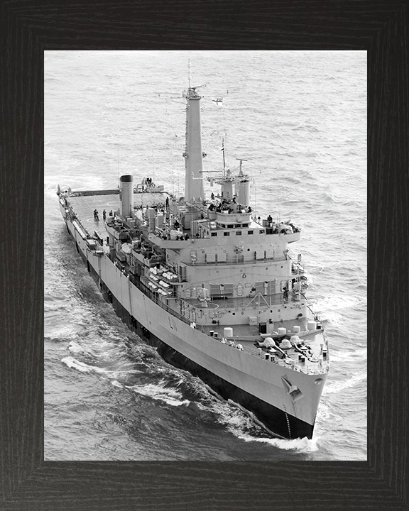 HMS Intrepid L11 | Photo Print | Framed Print | Fearless Class | Amphibious Ship | Royal Navy Hampshire Prints