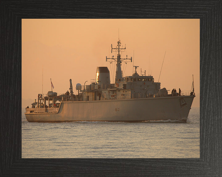 HMS Quorn M41 | Photo Print | Framed Print | Hunt Class | Mine Warfare Vessel | Royal Navy Hampshire Prints
