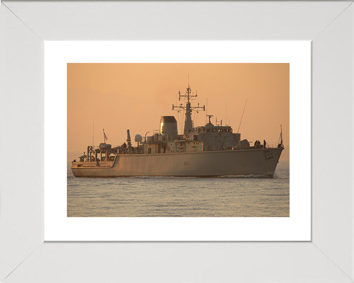 HMS Quorn M41 | Photo Print | Framed Print | Hunt Class | Mine Warfare Vessel | Royal Navy Hampshire Prints