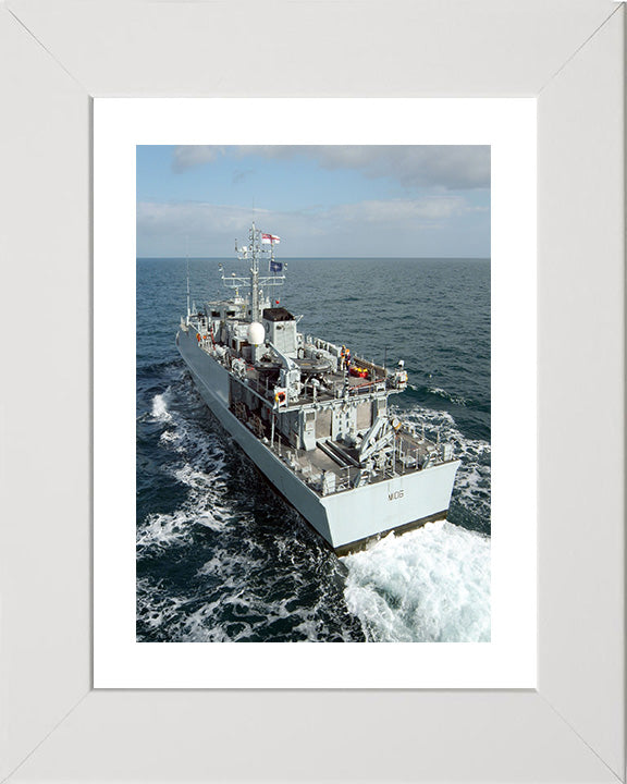 HMS Penzance M106 | Photo Print | Framed Print | Sandown Class | Minehunter | Royal Navy Hampshire Prints