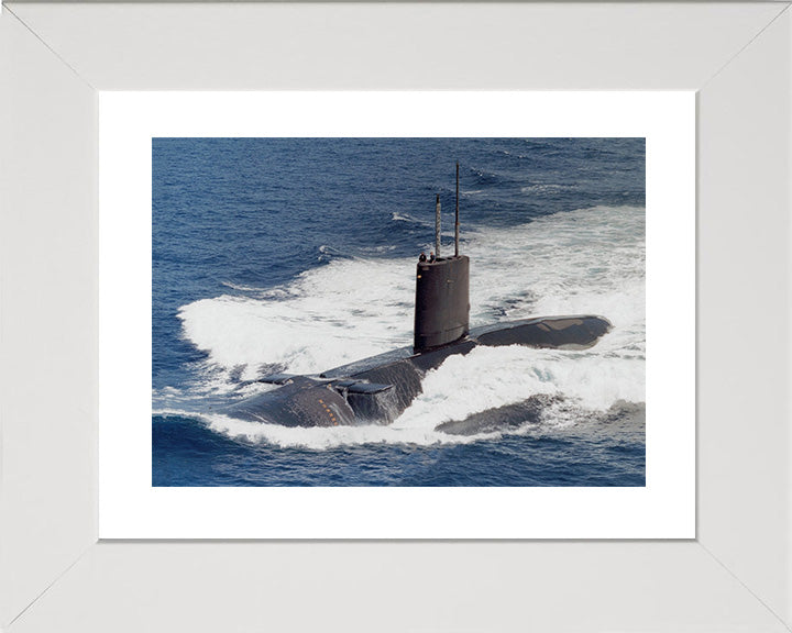 HMS Courageous S50 Submarine | Photo Print | Framed Print | Valiant class | Royal Navy Hampshire Prints