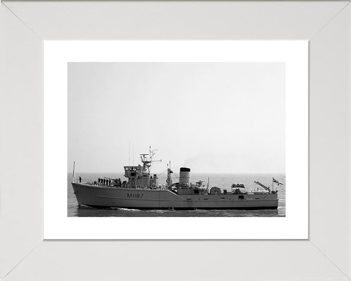 HMS Upton M1187 Royal Navy Ton class minesweeper Photo Print or Framed Print - Hampshire Prints