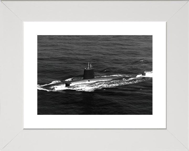 HMS Valiant S102 Submarine | Photo Print | Framed Print | Valiant Class | Royal Navy Hampshire Prints