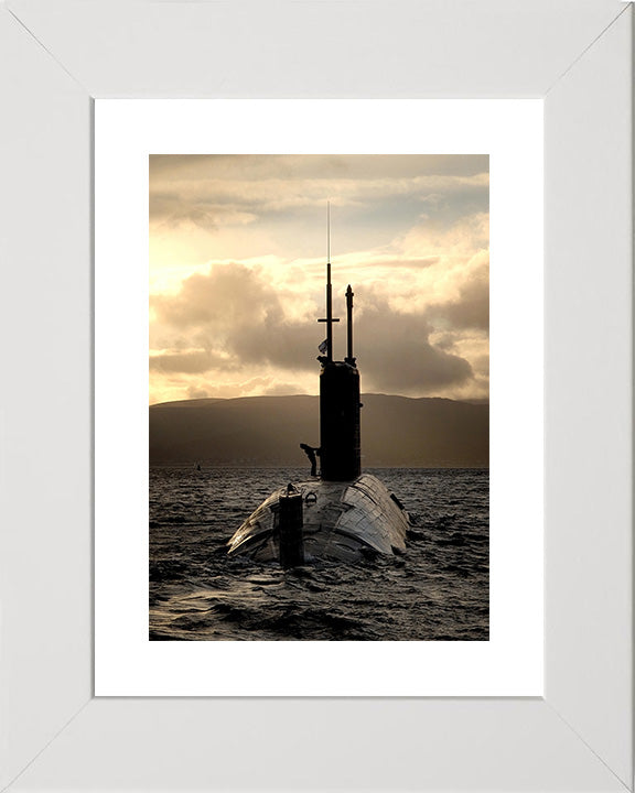 HMS Sceptre S104 Submarine | Photo Print | Framed Print | Swiftsure Class | Royal Navy Hampshire Prints