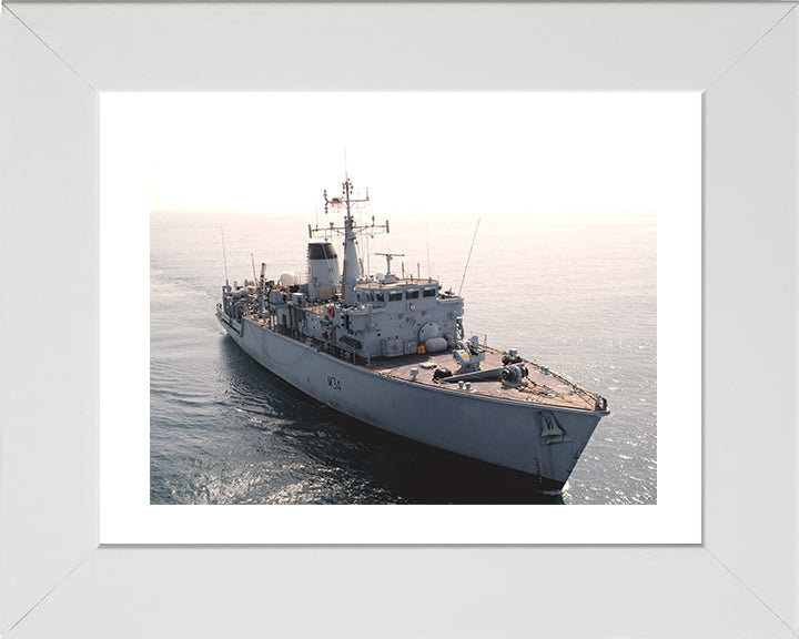 HMS Middleton M34 | Photo Print | Framed Print | Hunt Class | Mine Warfare Vessel | Royal Navy Hampshire Prints