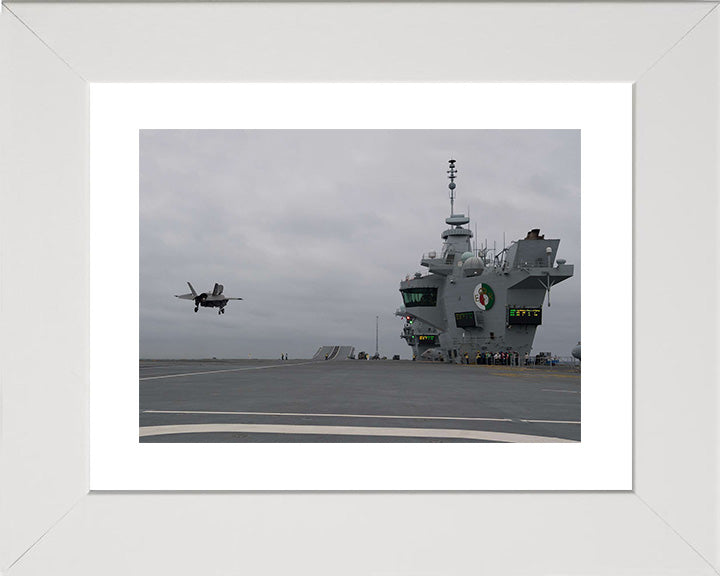 HMS Queen Elizabeth R08 | Photo Print | Framed Print | Queen Elizabeth Class | Aircraft Carrier | Royal Navy Hampshire Prints