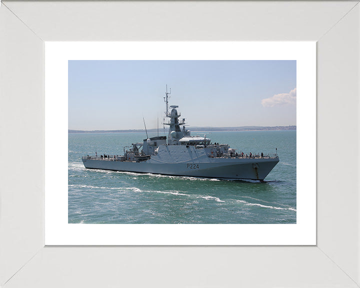 HMS Trent P224 Royal Navy River class patrol vessel Photo Print or Framed Print - Hampshire Prints