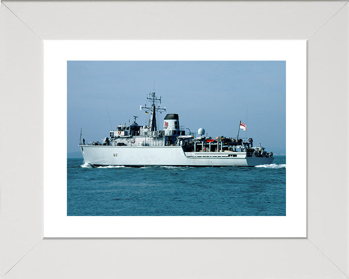 HMS Quorn M41 | Photo Print | Framed Print | Hunt Class | Mine Warfare Vessel | Royal Navy Hampshire Prints