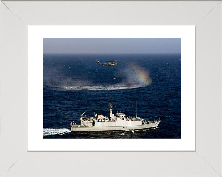 HMS Pembroke M107 | Photo Print | Framed Print | Sandown Class | Minehunter | Royal Navy Hampshire Prints